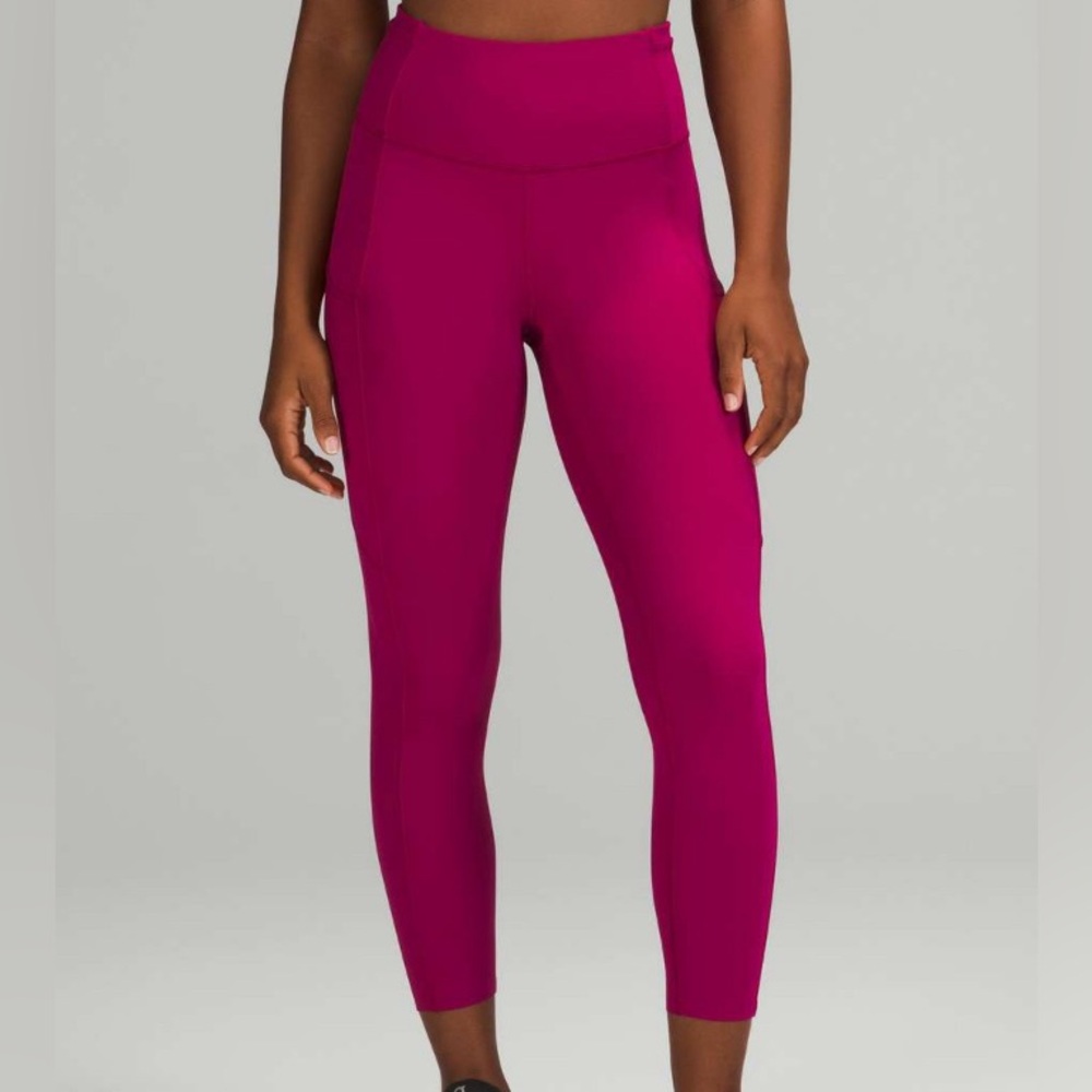 Lululemon‎ Fast and Free Crop High Rise Crop Wild Berry Leggings Size 0